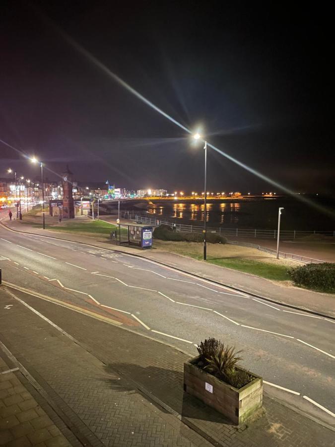 The Croston Balcony Apartment- Morecambe Central Promenade, Beach Front And Sea Views Exteriér fotografie