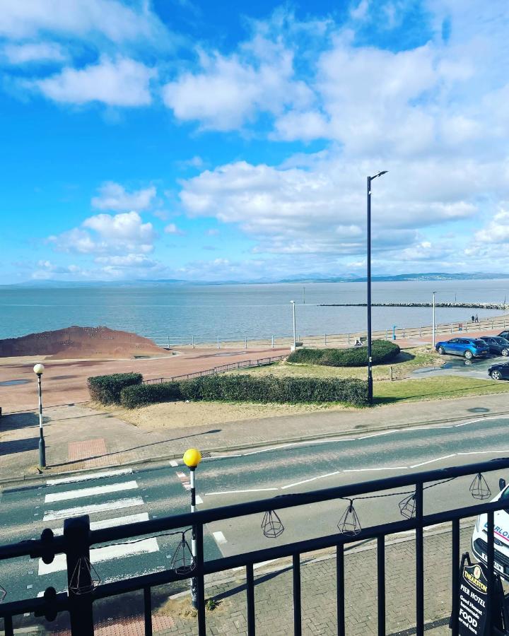 The Croston Balcony Apartment- Morecambe Central Promenade, Beach Front And Sea Views Exteriér fotografie