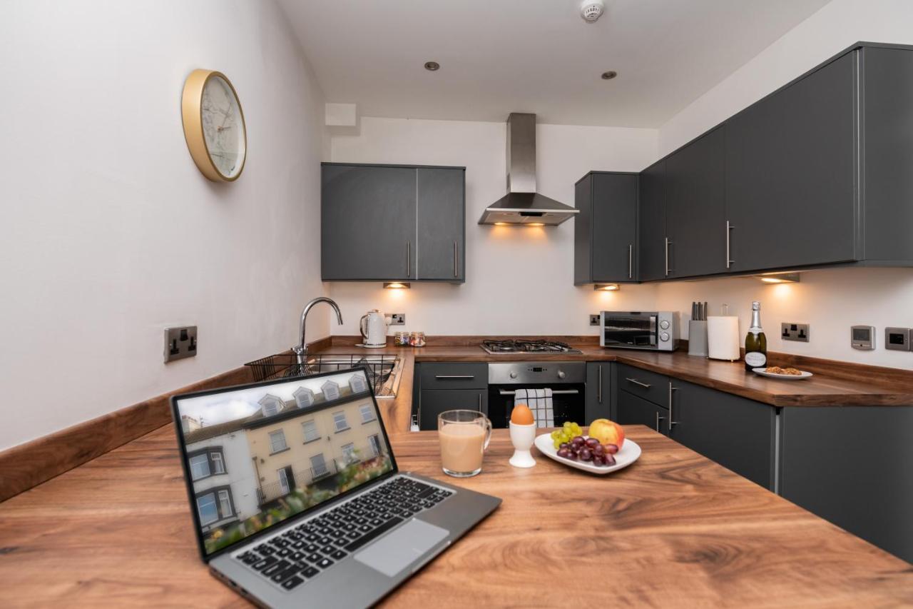 The Croston Balcony Apartment- Morecambe Central Promenade, Beach Front And Sea Views Exteriér fotografie