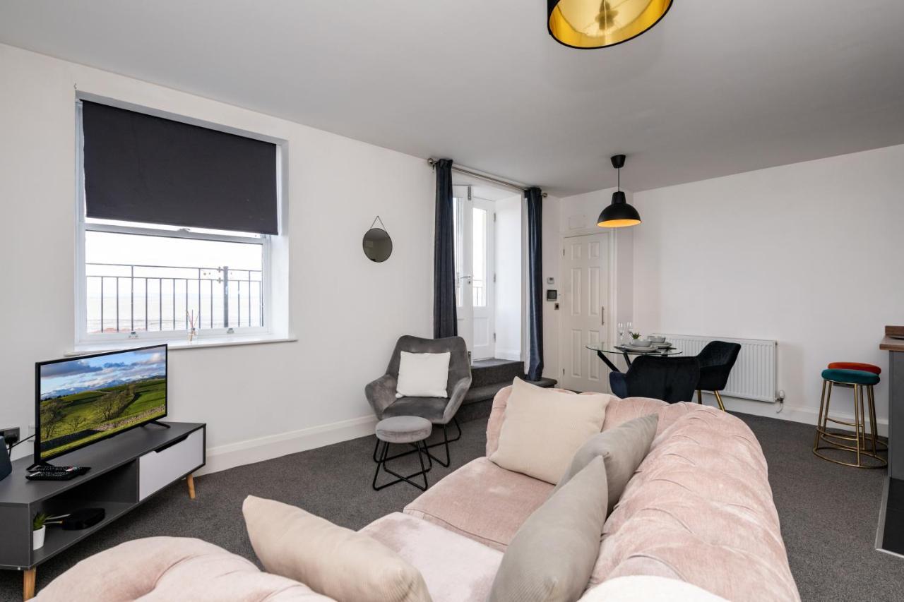 The Croston Balcony Apartment- Morecambe Central Promenade, Beach Front And Sea Views Exteriér fotografie