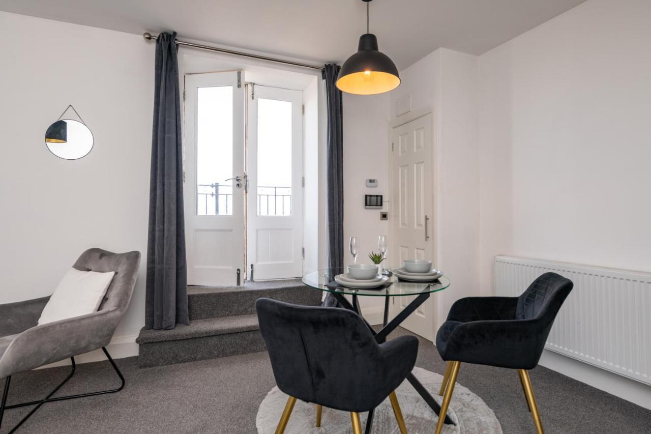The Croston Balcony Apartment- Morecambe Central Promenade, Beach Front And Sea Views Exteriér fotografie